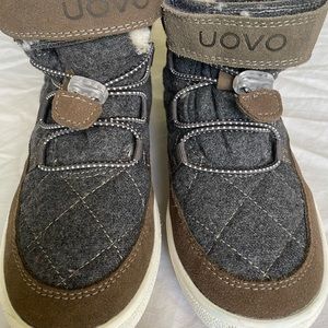 Boys fleece lined tennis shoes